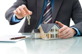 Vente ou achat de maison, faire appel à un agent immobilier